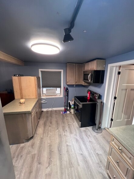 Kitchen - 370A Washington St