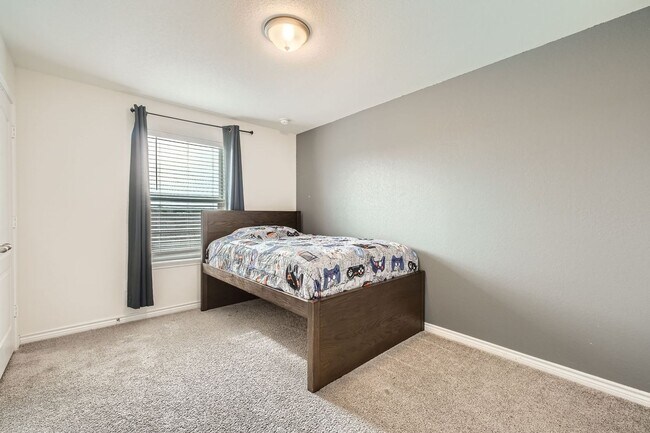 Building Photo - Convenient to Lackland!