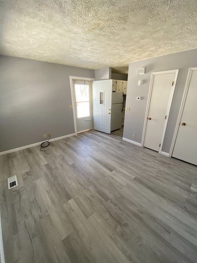 Primary Photo - 1323 Sylvan St