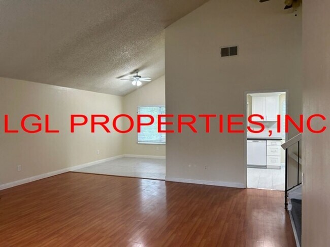 Building Photo - 1470 Pebblewood Dr