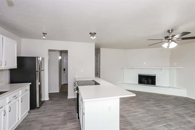 Building Photo - 603 Woodcrest Way