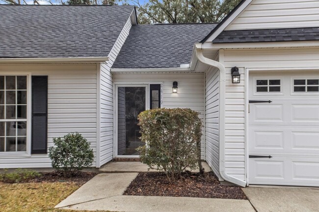 Primary Photo - 2419 Castlereagh Rd