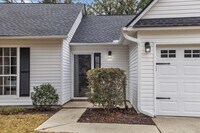 Building Photo - 2419 Castlereagh Rd