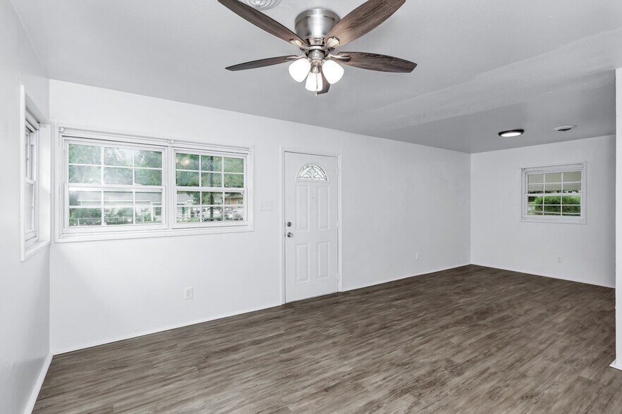 Building Photo - 2129 Evans Ave NW