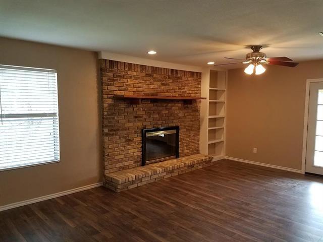 Building Photo - 100 Lochness Ln