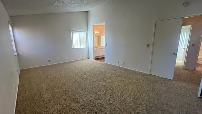 Building Photo - West Lancaster Home in a cul-de-sac