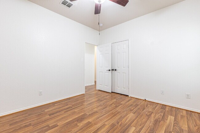 Building Photo - 7651 Mission Ledge