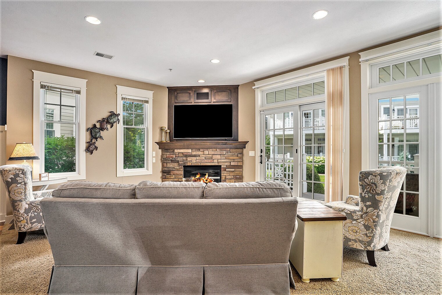 Building Photo - 807 Lake St