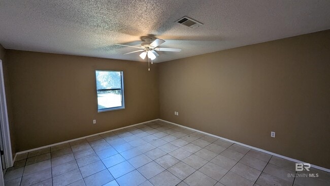 Building Photo - 1616 N Cedar St