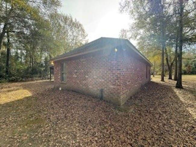 Building Photo - Country side home