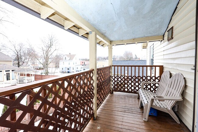 Building Photo - 65 Clifford St