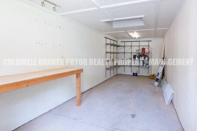 Building Photo - 1601 Bush Rd