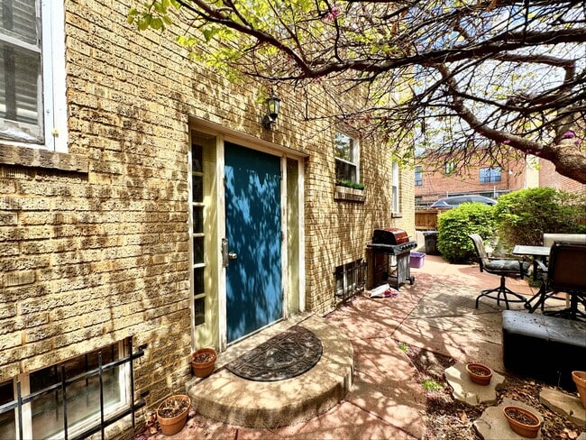 Building Photo - 1528 N Emerson Street Unit 7, Denver CO, 8...