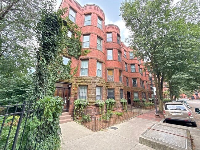 Building Photo - 25 Follen St