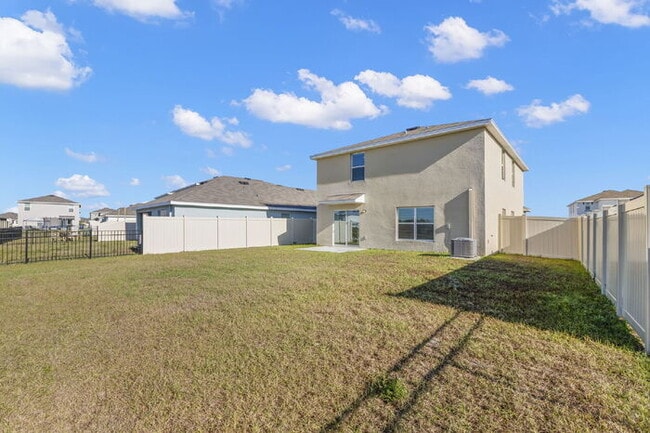 Building Photo - "Spacious 4-Bedroom Retreat with 3 Full Baths - 2260 Sq Ft of Comfort in Parrish, FL!"