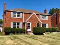 Building Photo - WOODLAND - Brick, 2 Bedroom Duplex, Move-In Ready!