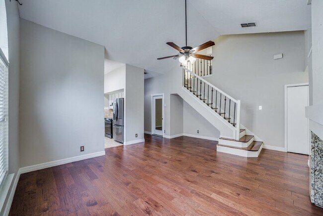 Building Photo - 6158 Valley Clf