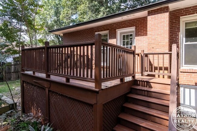 Building Photo - 223 S Main St