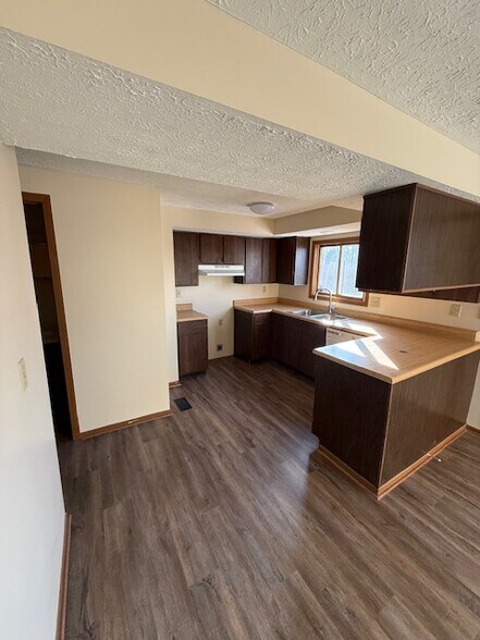 Building Photo - 3479 Westpoint Dr