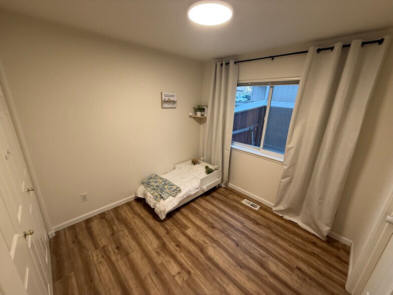 Building Photo - 583 Ocean Point Dr