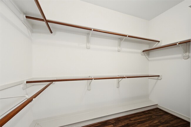 Building Photo - 14135 Swallowfield Dr