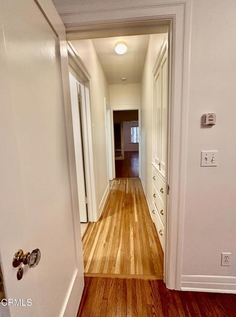 Building Photo - 588 S Mentor Ave