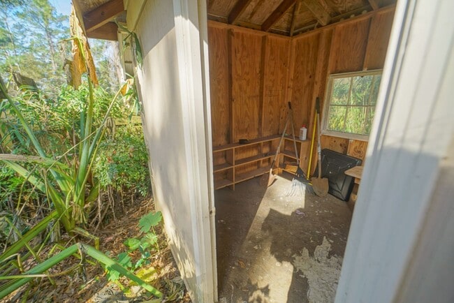 Building Photo - Cozy 3/2 Single Family Home