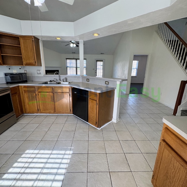 Building Photo - 2038 Coral Ivy Ln