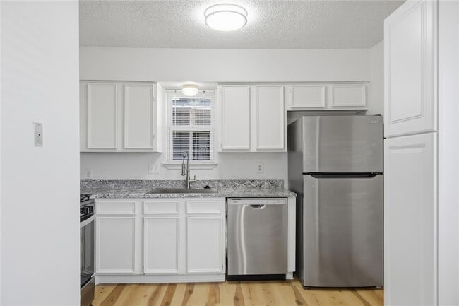 Building Photo - 2707 Windswept Cove