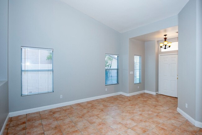 Building Photo - 921 E English Heather Dr