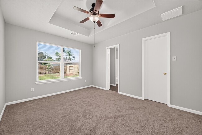 Building Photo - 16200 Sun View Ln