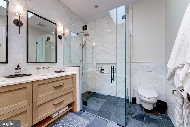 Building Photo - 1327 R St NW