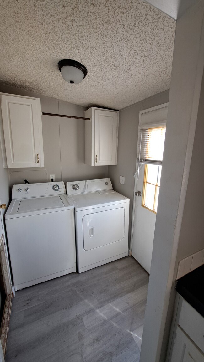Building Photo - 40 Ginger Ln