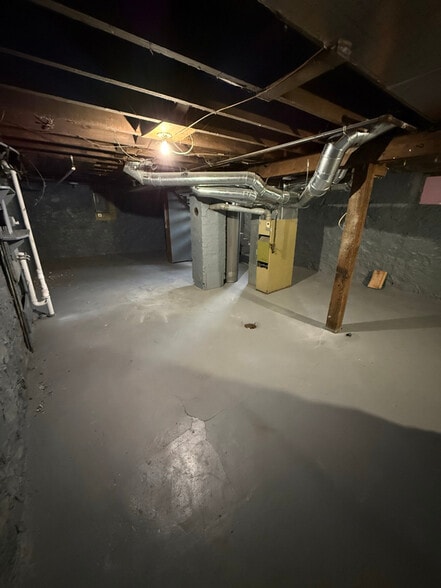 Building Photo - 626 Washington St