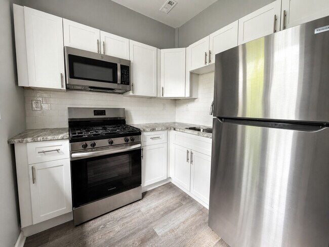 Building Photo - 924 Maple Terrace