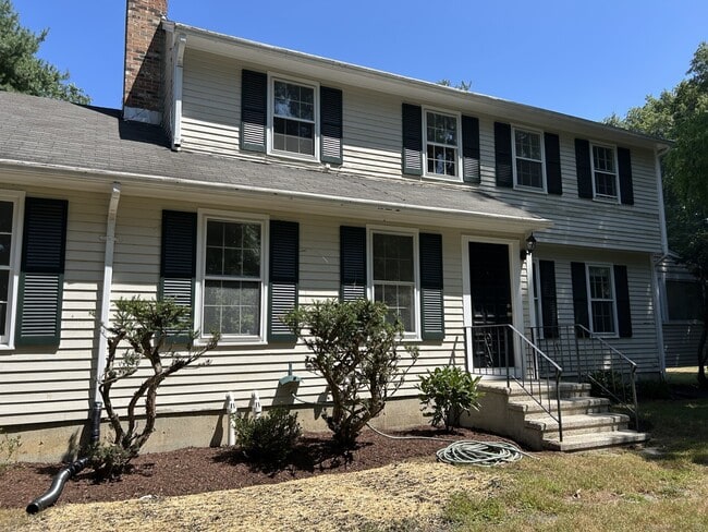 Building Photo - 1240 Bronson Rd