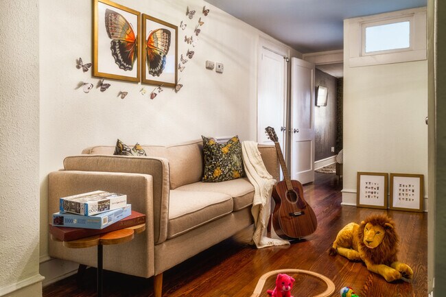 Primary Photo - 715 Grandin Rd