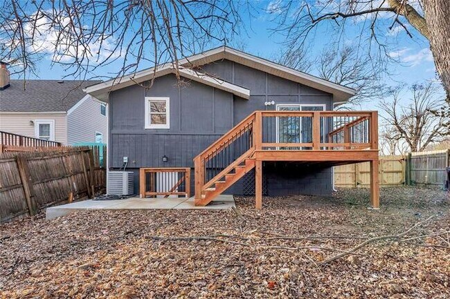 Building Photo - Fantastic 3bd/1.5ba home! Coming soon!