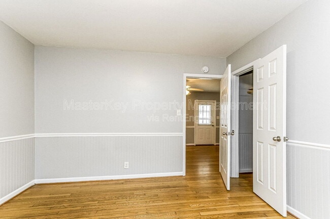 Building Photo - 208 E Geer St