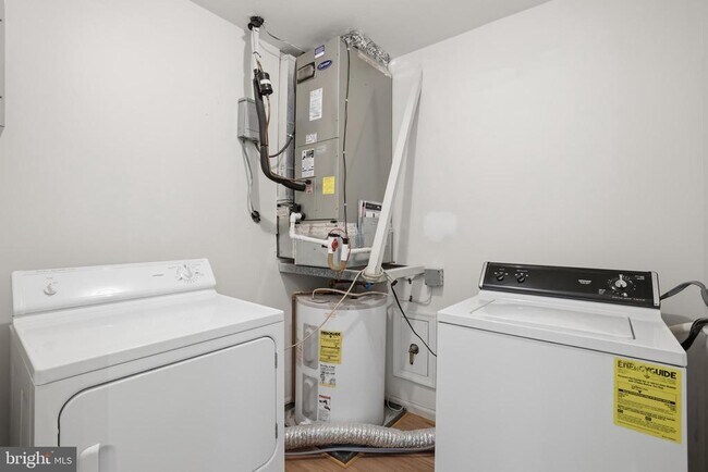 Building Photo - 2844 Yarling Ct