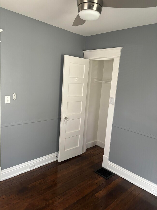 Building Photo - 3132 Mapleleaf Ave