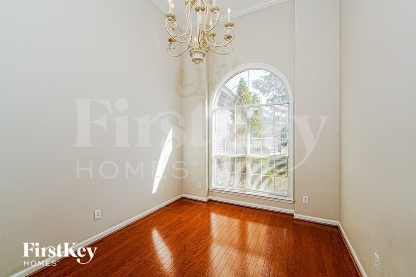 Building Photo - 417 Waterford Dr