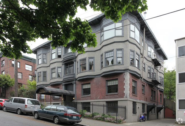 Primary Photo - Thomas Park View Apartments
