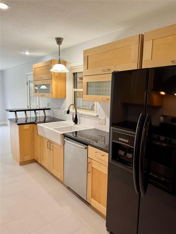 Building Photo - 1009 Alegria Rd