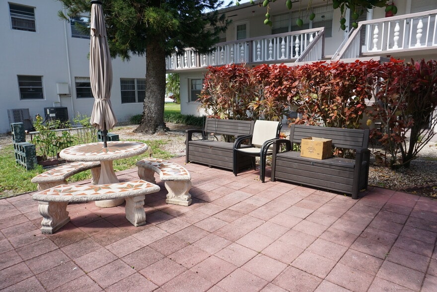 Building Photo - 294 Chatham O