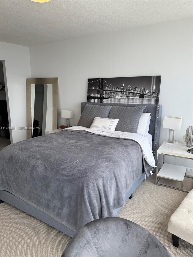 Building Photo - 1750 N Bayshore Dr