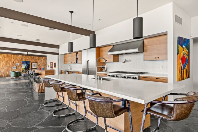 Building Photo - 4925 E Red Rock Dr