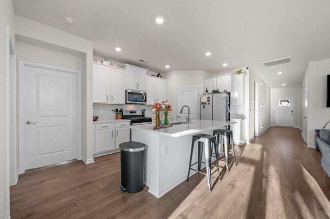 Building Photo - 5016 Cinnamon Run