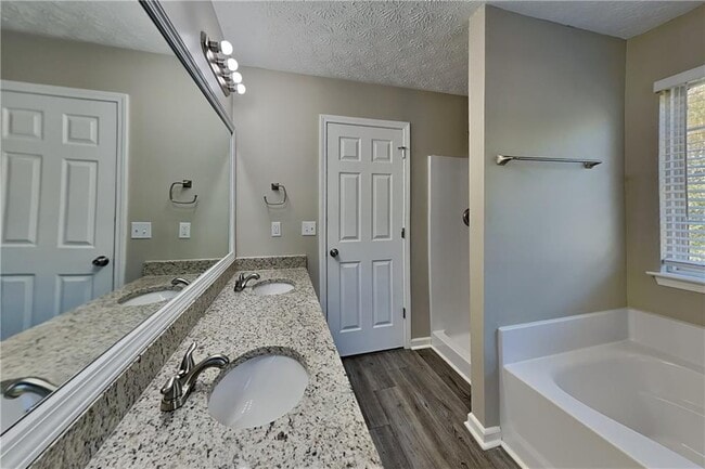 Building Photo - 120 Crestworth Pl