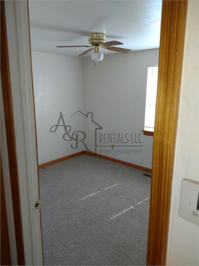 Building Photo - 413 Fieldcrest Dr